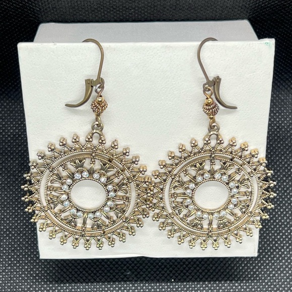 Express Mandala inspired aged gold toned rhinestone  round boho dangle earrings - Picture 3 of 7